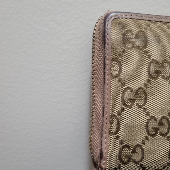 Gucci full zip around brown and pink wallet. GUC - Picture 8 of 14